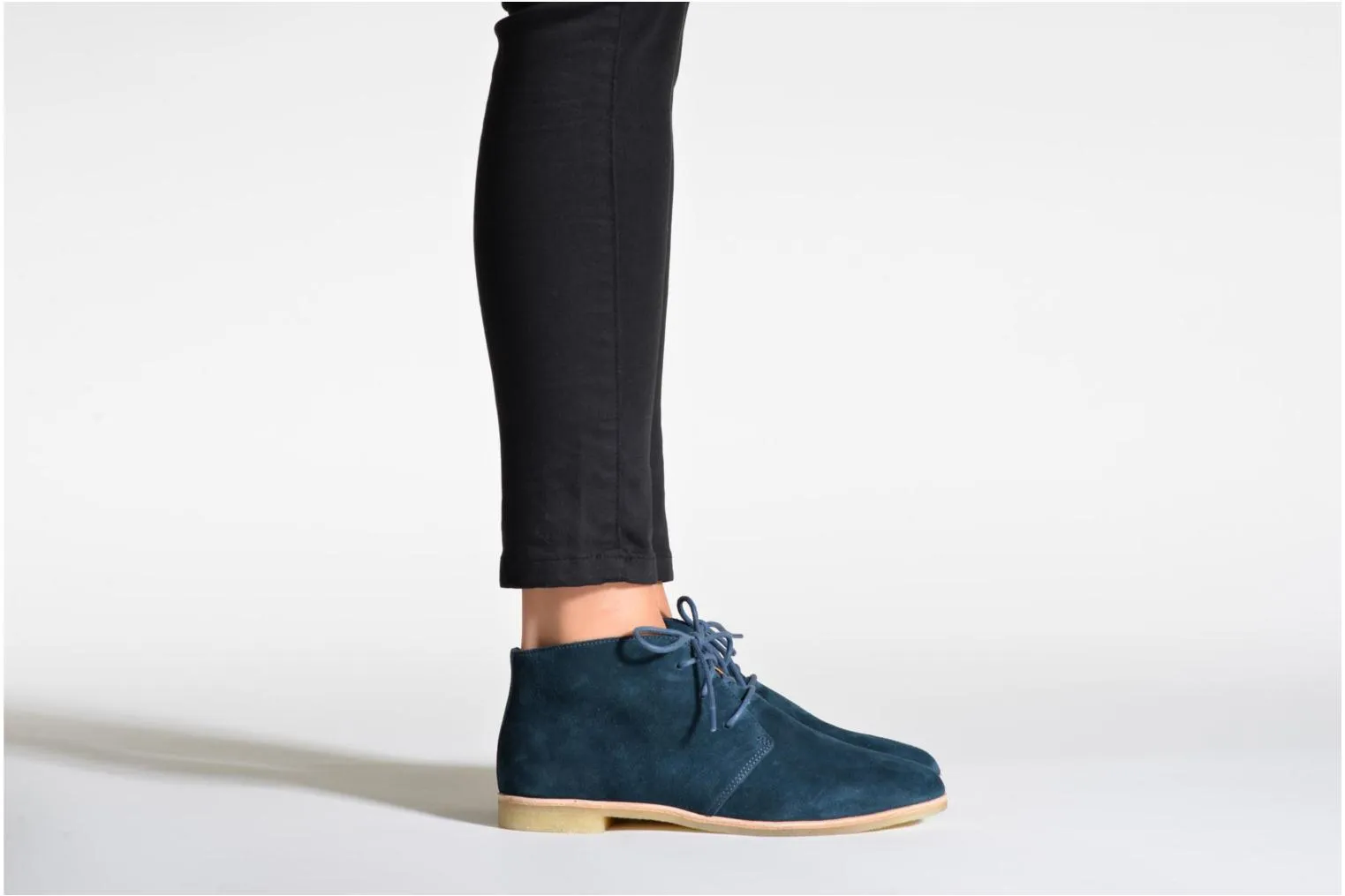 Clarks Originals Womens Phenia Midnight Suede Desert Boots