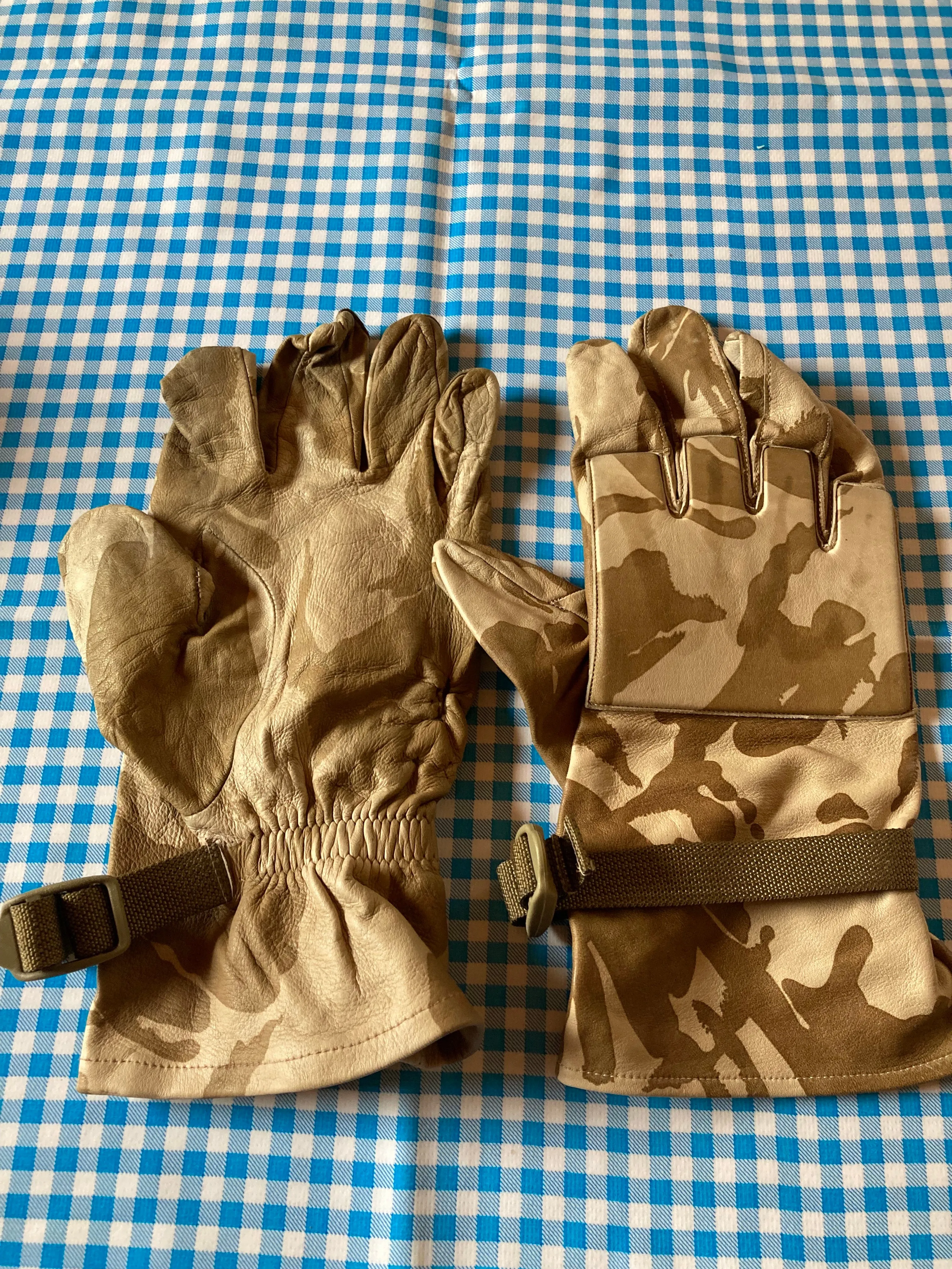 Gloves, British army surplus DESERT camo leather combat gloves (Used)