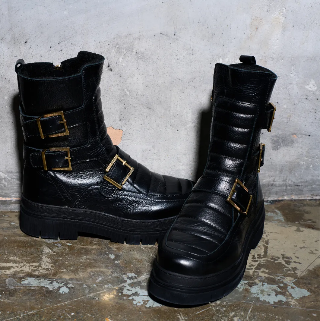 Joanna - Black Leather