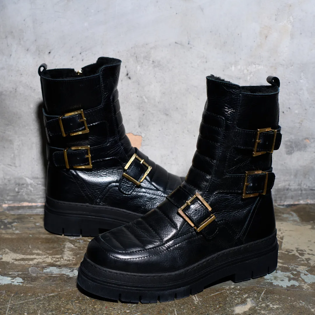 Joanna - Black Leather