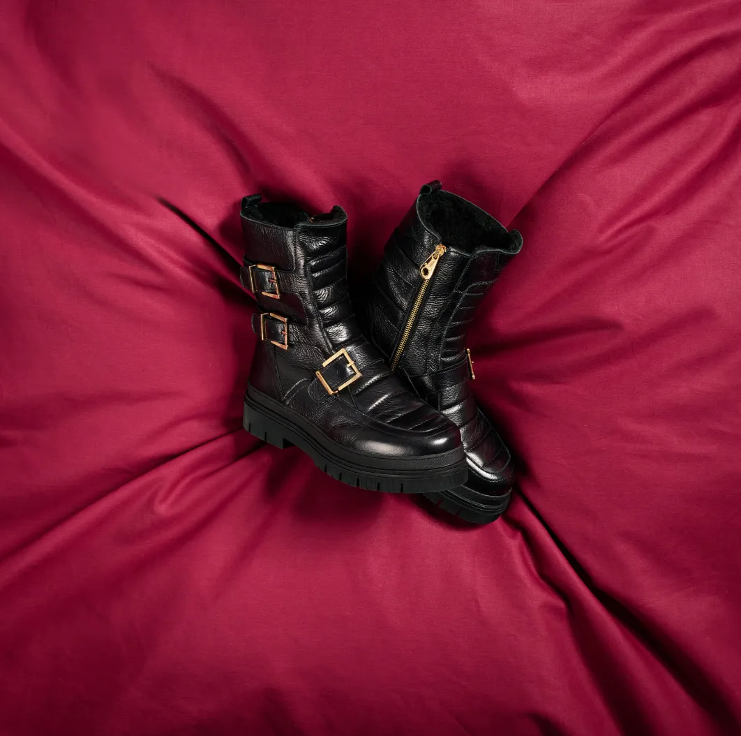 Joanna - Black Leather
