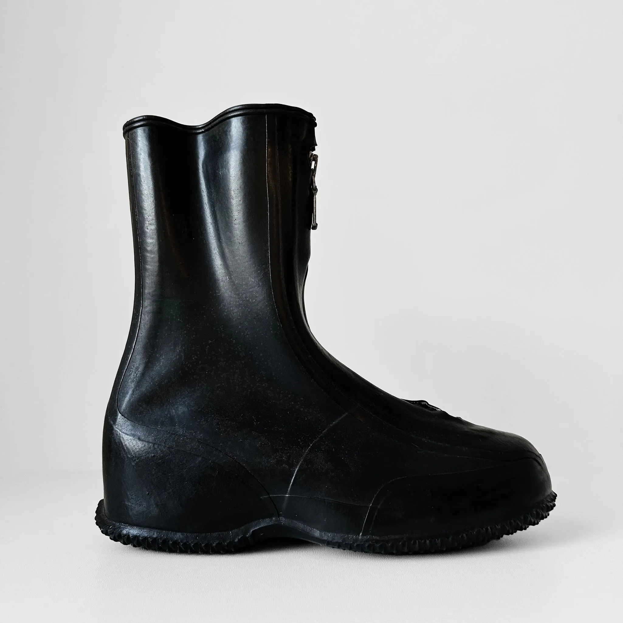 Made in Canada Black Rubber Heavy Metal Zip-Front Over Shoe Rain Boots - Sz. 8