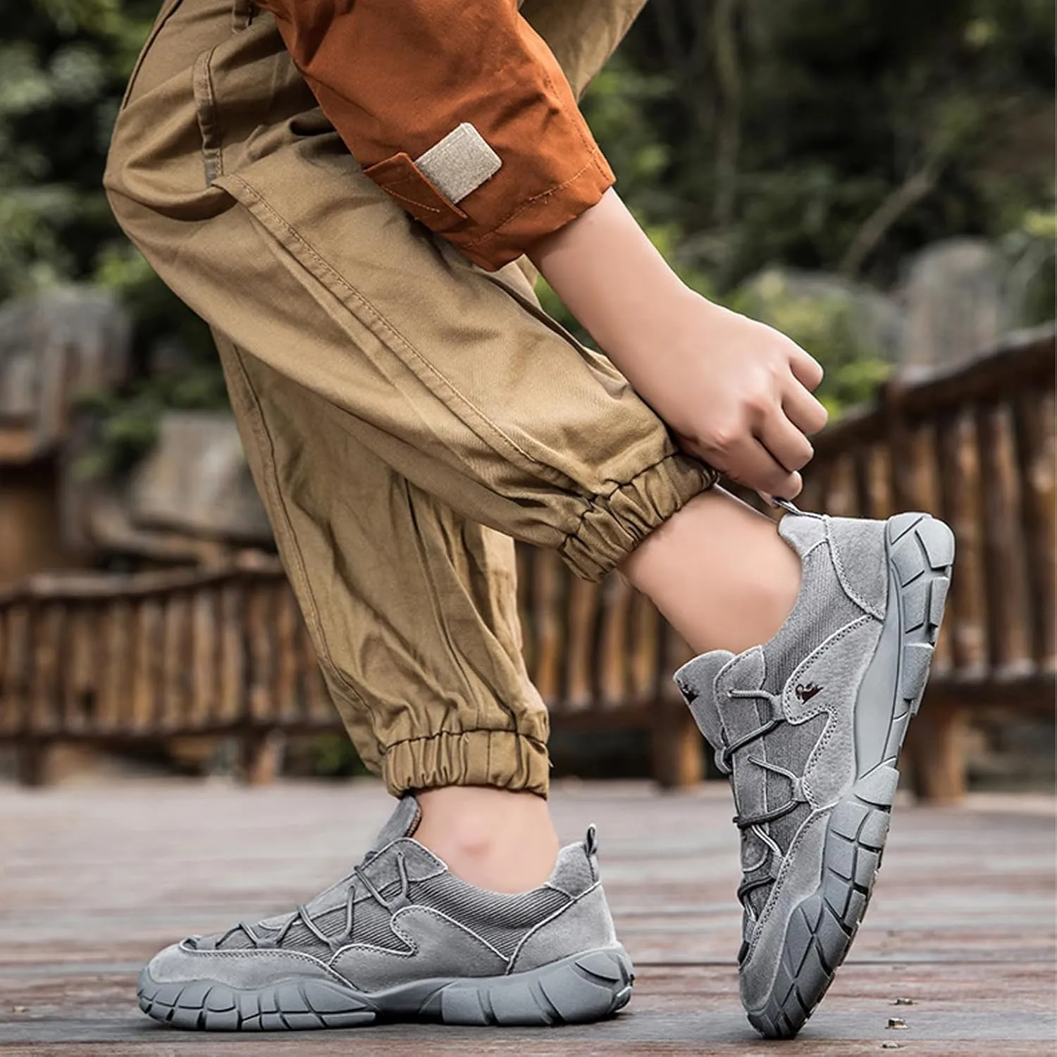 Men's Knitted Lace Up Suede Hiking Shoes Lightweight Mesh Fashion Breathable Casual Sneakers Anti-Slip Outdoor Camping Walking Driving Shoes