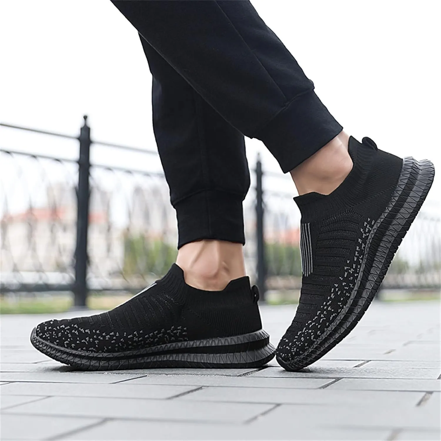 Mens Running Shoes Outdoor Slip On Walking Tennis Sneakers Non Slip Lightweight Casual Breathable Sports Shoes