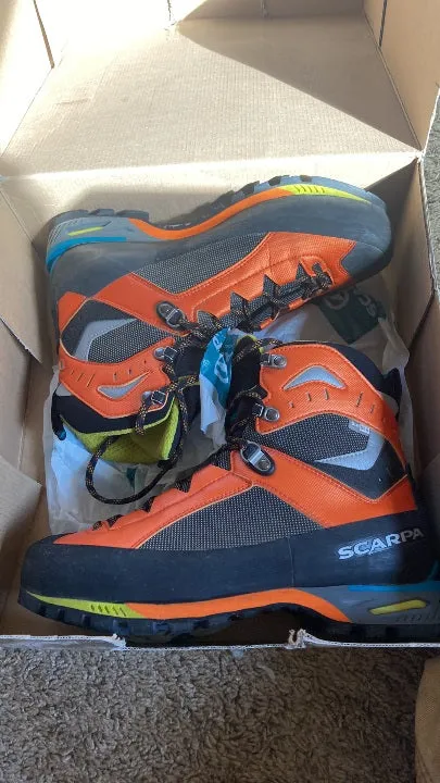 Scarpa Charmoz HD Mountaineering Boots Men's 9/Women's 10