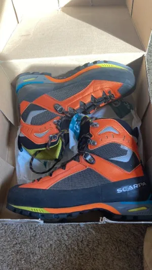 Scarpa Charmoz HD Mountaineering Boots Men's 9/Women's 10