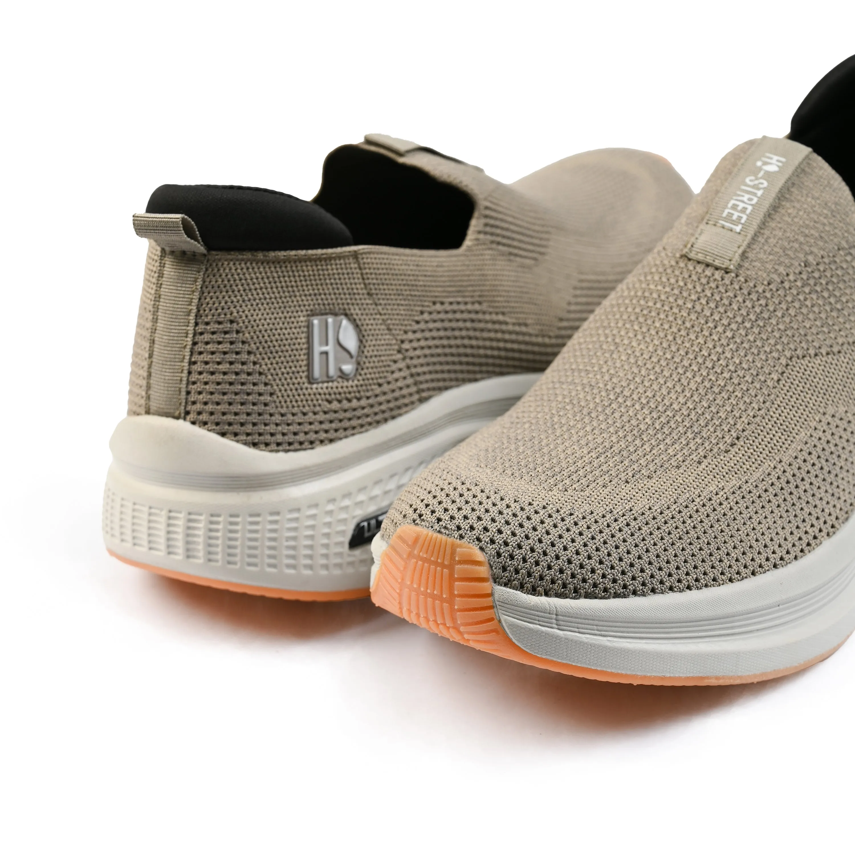 ULTRA LIGHTWEIGHT KNITED SHOES