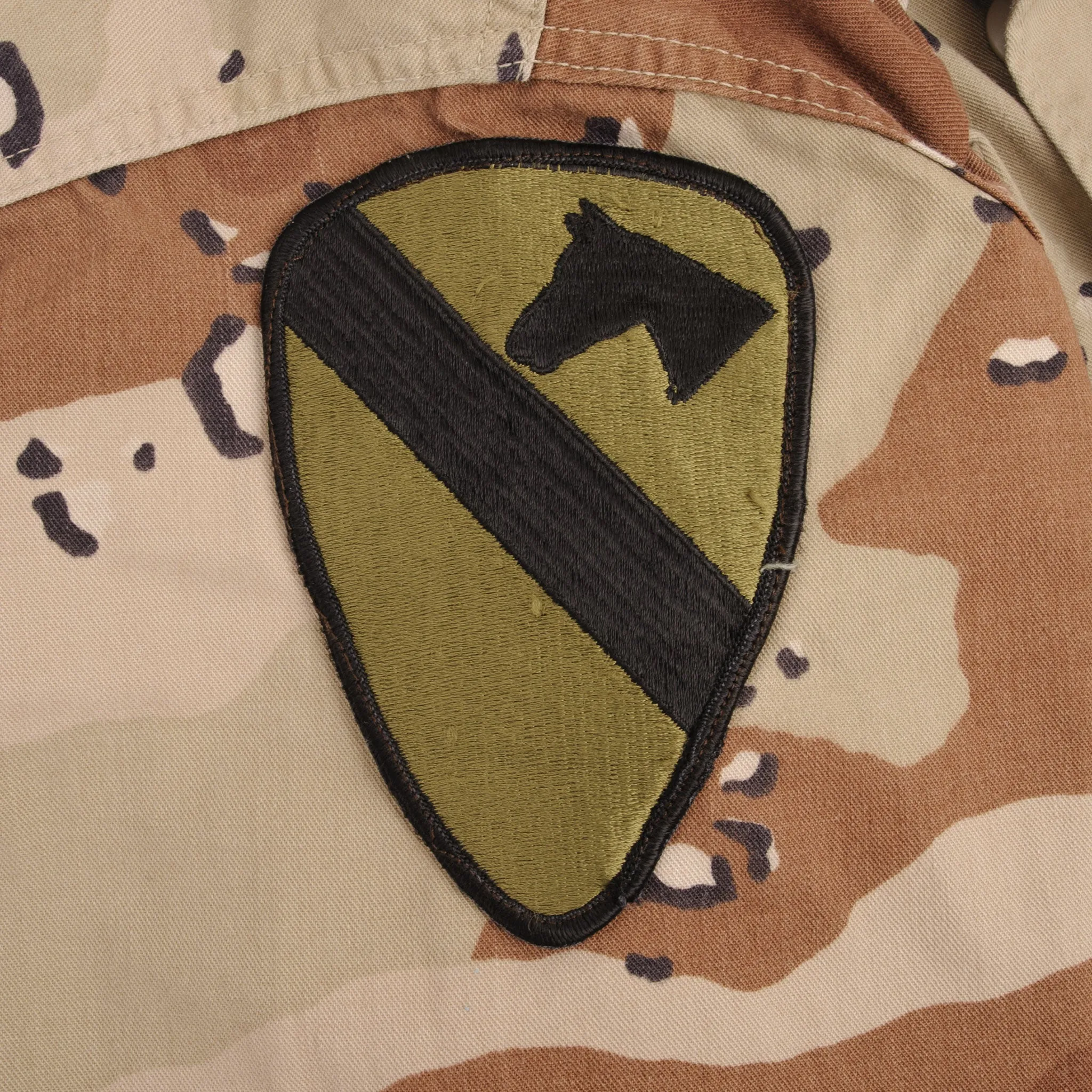 VINTAGE US ARMY DESERT CAMO CHOCOLATE CHIP COMBAT JACKET 1990 SMALL SHORT 1st cav