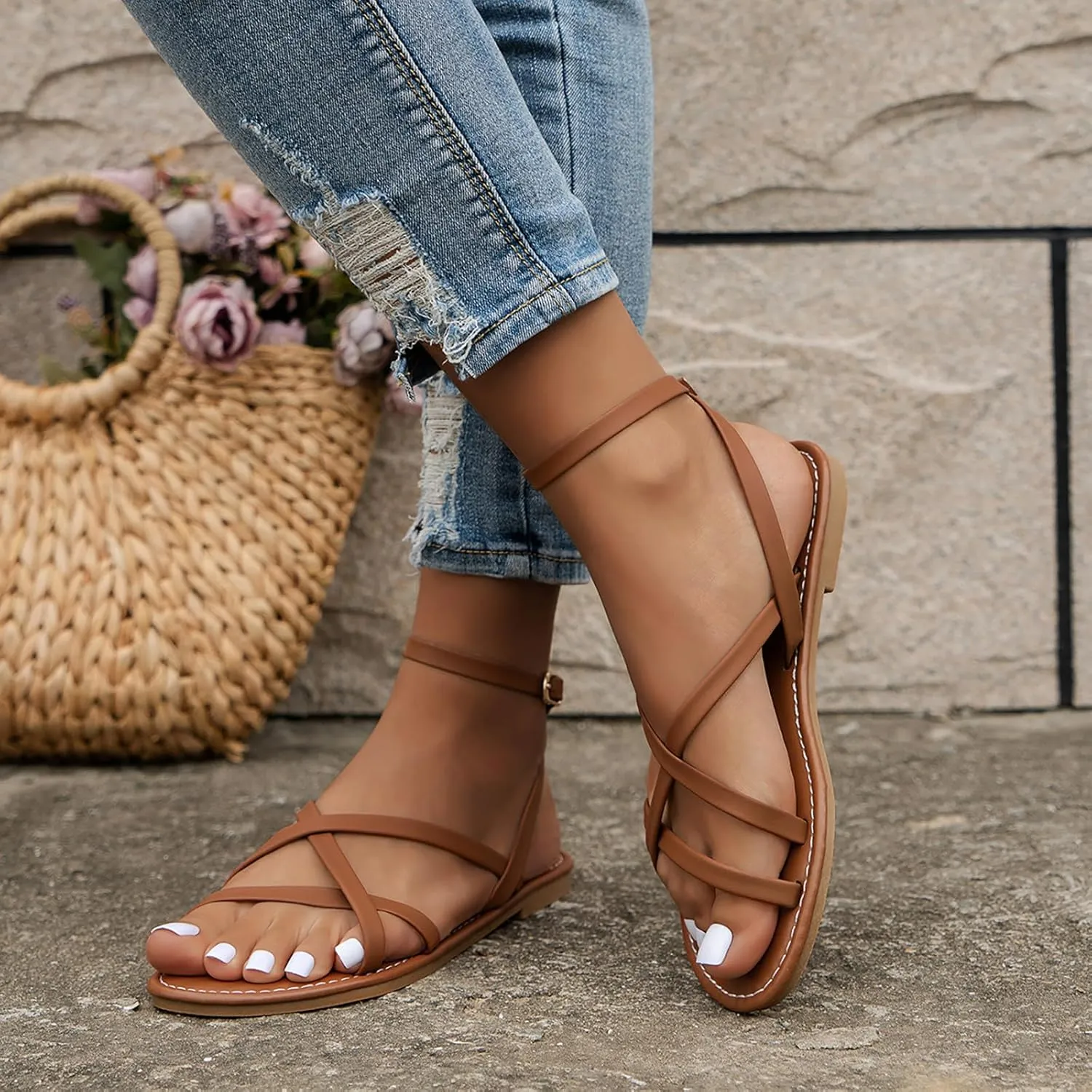 Women's Roman Sandals Soft Flat Summer Beach Shoes Low Heel Ankle Strap Casual Boho Style Outdoor Daily Wear
