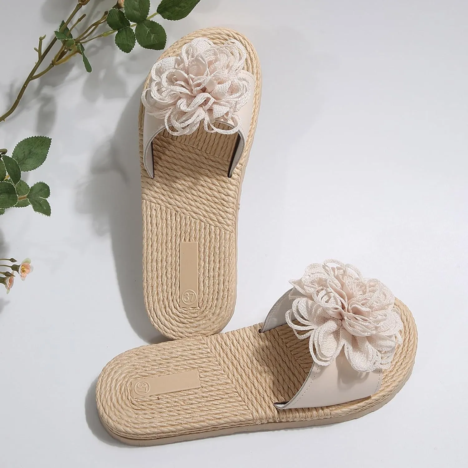 Women's Straw Footbed Slide Sandal Comfortable Summer Casual Sandals with Cute Flower Single Band Flats Slides 2025