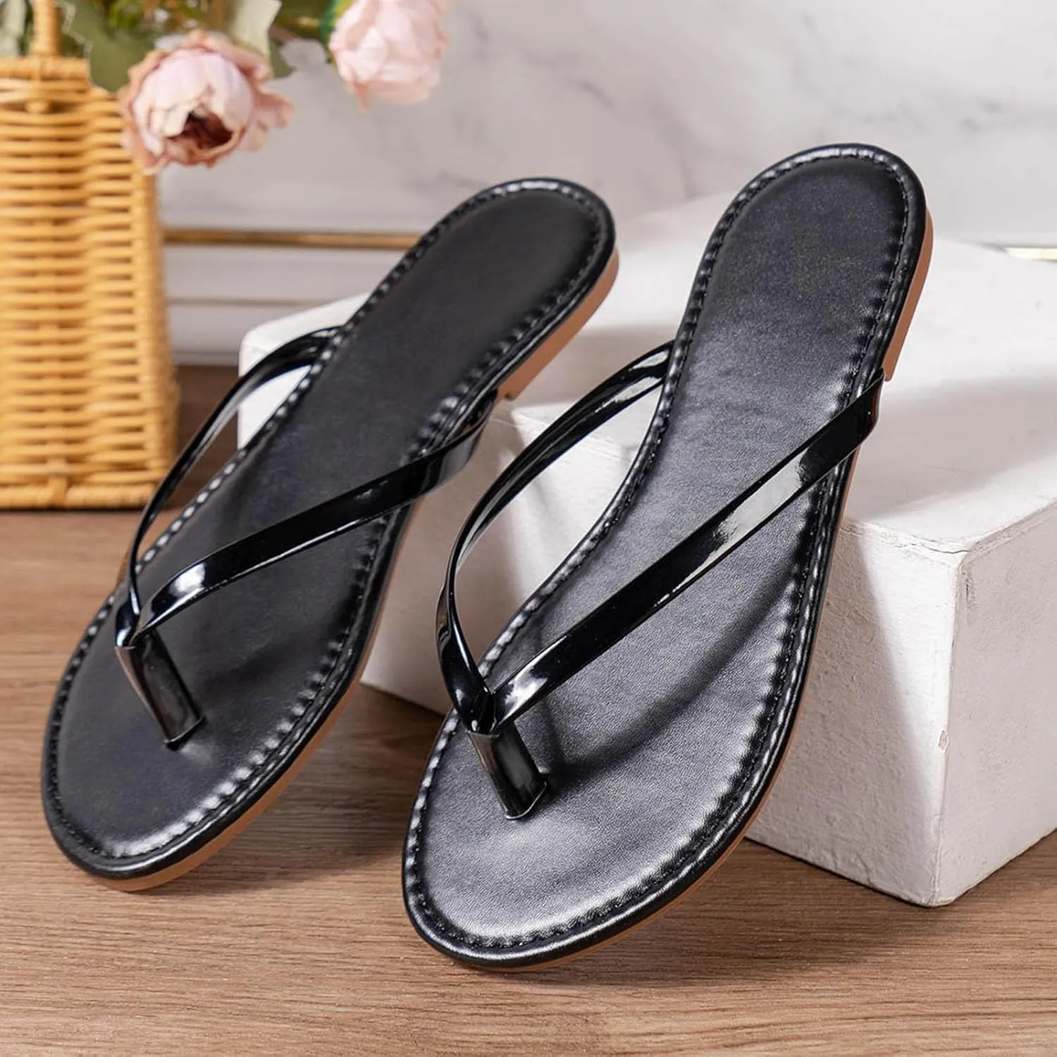 Women's Toe Separator Flip Flops Sandals Fashionable Soft Comfort Slippers Sandals Cute Slippers for Women Indoor Size 6